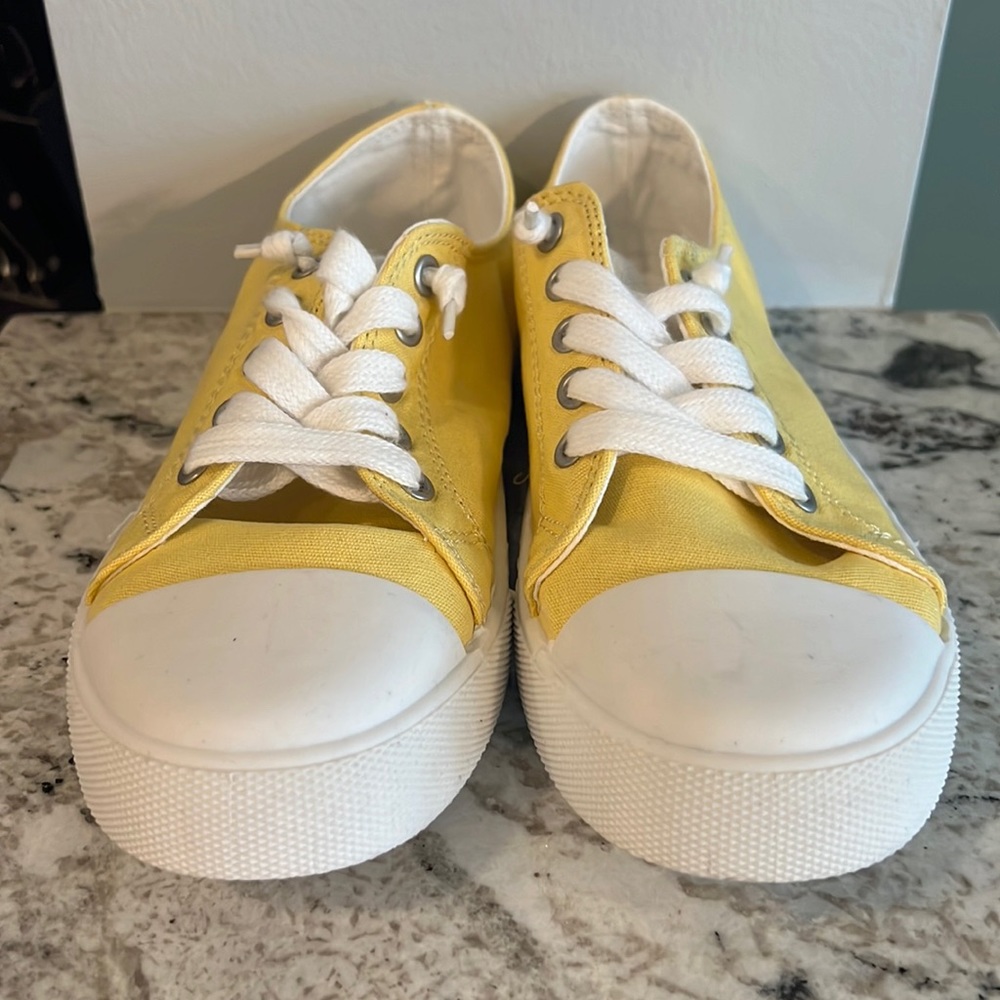 Thereabouts Scooter Unisex Sneakers